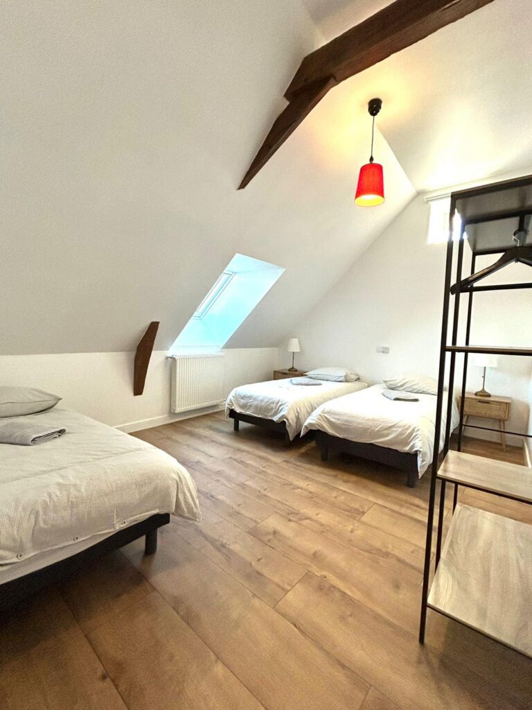 PETITE CH ETAGE PETITE CH ETAGE 768x1024