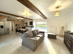 Les Chambres SALON 1 300x225